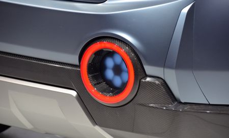 Subaru Viziv 2 Concept - vize blízké budoucnosti + ' ' + <p style="text-align: justify;">Automobilka Subaru představila v Ženevě novou studii crossoveru s hybridním pohonným systémem Viziv 2. Novinka má zážehový motor Subaru Boxer 1,6 DIT, který doplňují tři elektromotory. Viziv 2 navazuje přímo na loňský model Viziv, který však posouvá zase blíže výrobě a jsme tak o krok blíž tomu, aby se Viziv objevil i na našich silnicích.</p>
<p style="text-align: justify;">Viziv 2 stojí na podvozku s rozvorem náprav 2 730 mm a je 4 435 mm dlouhý, 1 920 mm široký a 1 530 mm vysoký. Označení Viziv je pak vysvětlováno jako umělé slovo, které vzešlo ze slovního spojení “Vision for Innovation“ (Vize pro inovace). Novinka působí dojmem, že se v automobilce snažili maximálně přiblížit sériovým modelům.</p>
<h3 style="text-align: justify;">Plug-in hybridní systém pohonu</h3>
<p style="text-align: justify;">Subaru připravil k pohonu 4,4 m dlouhého crossoveru plug-in hybridní systém označovaný jako SI-DRIVE. Jak už bylo zmíněno výše, tak jej tvoří dieselový motor typy Boxer 1,6 DIT v kombinaci s trojicí elektromotorů. Dieselový motor pracuje s automatickou převodovkou Lineartronic a elektromotorem upraveným na vysoký točivý moment.</p>
<p style="text-align: justify;">Dieselový motor slouží k pohonu kol a současně i ke generování další energie do baterií. Vůz dále pohání dva plně nezávislé elektromotory na zadních kolech.</p>
<p style="text-align: justify;">Řidič má k dispozici systém nazvaný Hybrid SI-DRIVE, jehož prostřednictvím může zvolit nastavení chování vozu podle vlastních preferencí. Toto řešení se má uplatnit i v dalším vývoji systému SI-DRIVE z dalších modelů značky Subaru.</p>
<p><iframe width="470" height="300" frameborder="0" src="//www.youtube.com/embed/_Kvk_2lazwg"></iframe></p> 